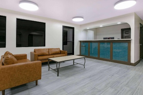 Super 8 by Wyndham Moss Point image 11