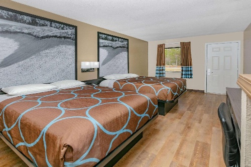 Super 8 by Wyndham Moss Point image 2