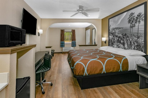 Super 8 by Wyndham Moss Point image 23