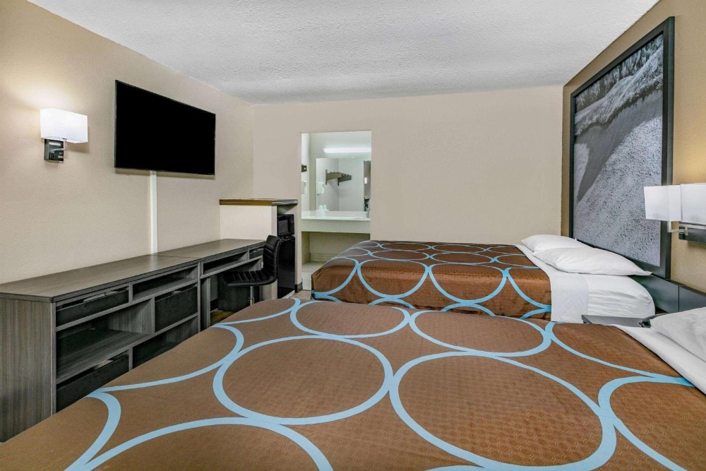 Super 8 by Wyndham Moss Point