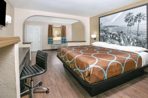 Super 8 by Wyndham Moss Point image 7